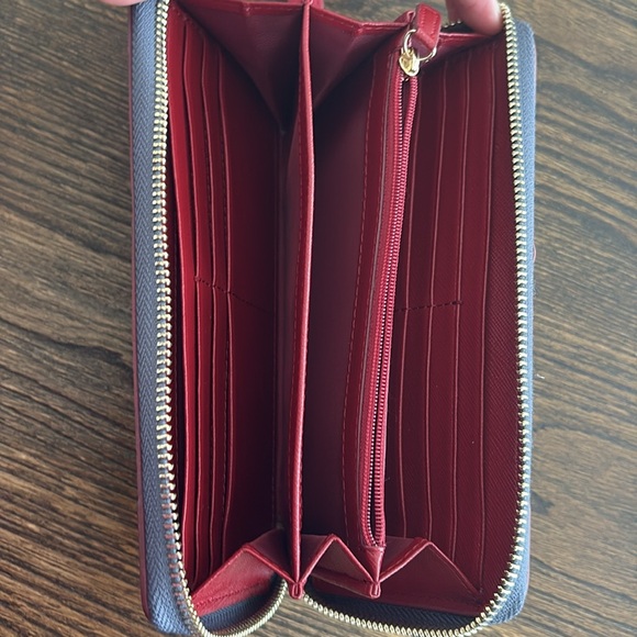 Coach Mickie Zip Around Wallet in Grey/Black Signature Print Coated Canvas - Picture 4 of 10